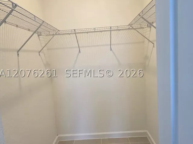 5-bedroom home for sale in Homestead - 2475 SE 29th Dr - MondialRealty