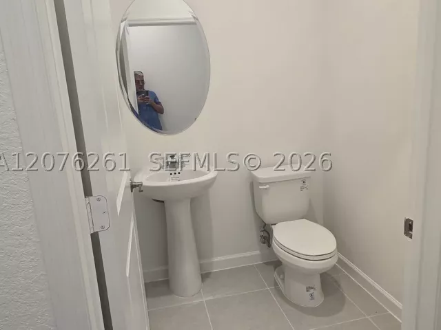 5-bedroom home for sale in Homestead - 2475 SE 29th Dr - MondialRealty