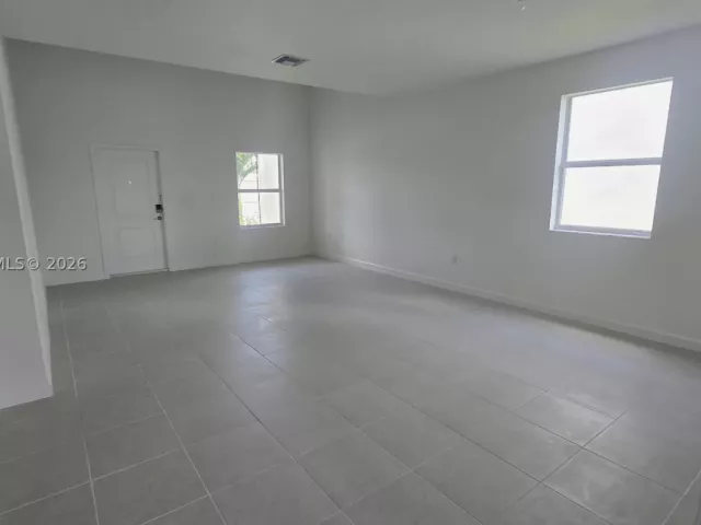 5-bedroom home for sale in Homestead - 2475 SE 29th Dr - MondialRealty