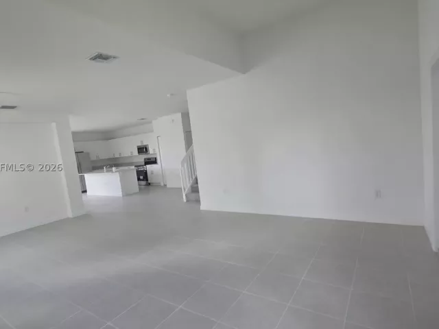 5-bedroom home for sale in Homestead - 2475 SE 29th Dr - MondialRealty