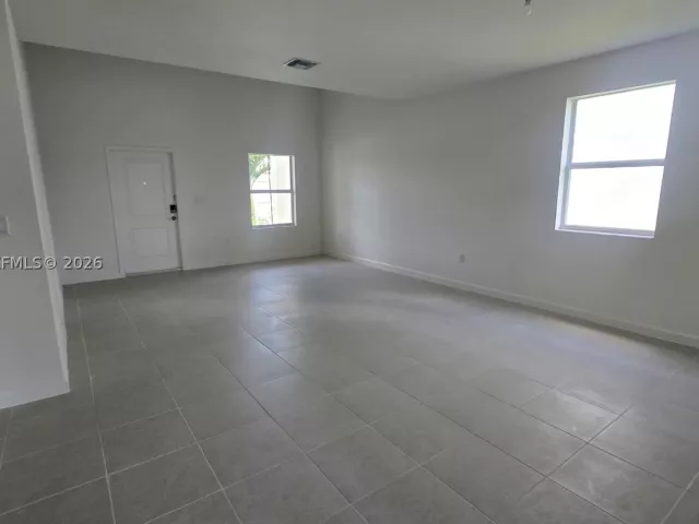 5-bedroom home for sale in Homestead - 2475 SE 29th Dr - MondialRealty