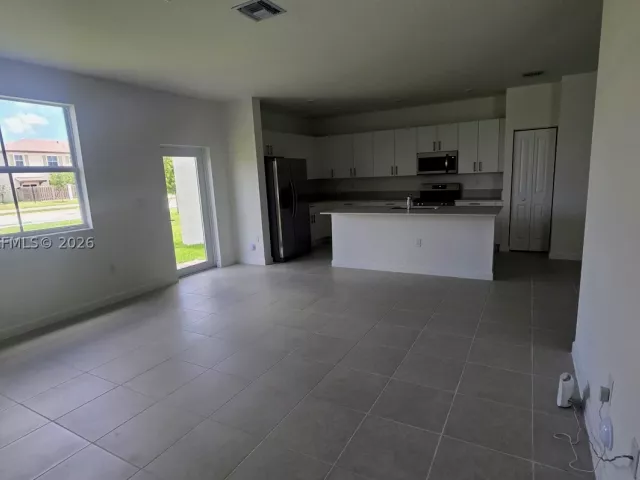 5-bedroom home for sale in Homestead - 2475 SE 29th Dr - MondialRealty