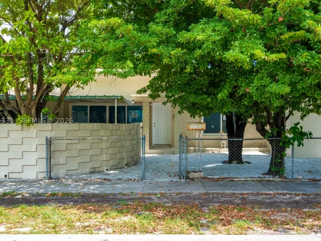 7-bedroom home for rent in Miami - 1701 NW 19th Ave 1701 - MondialRealty