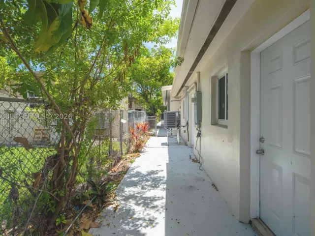 7-bedroom home for rent in Miami - 1701 NW 19th Ave 1701 - MondialRealty