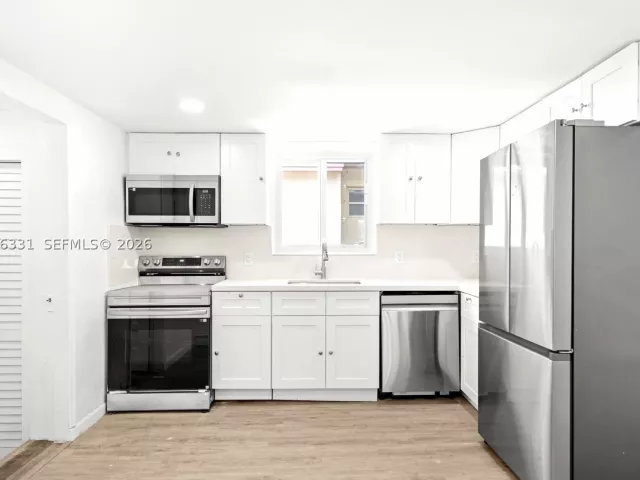 7-bedroom home for rent in Miami - 1701 NW 19th Ave 1701 - MondialRealty