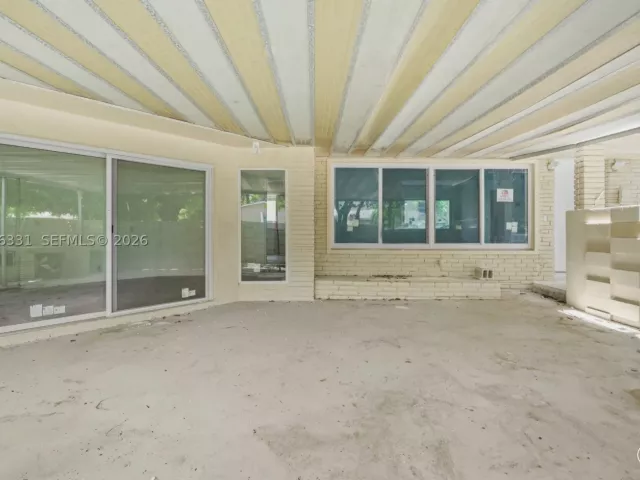 7-bedroom home for rent in Miami - 1701 NW 19th Ave 1701 - MondialRealty