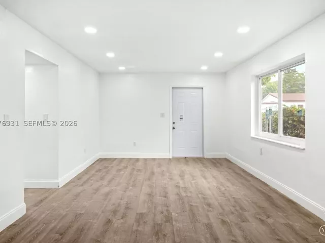 7-bedroom home for rent in Miami - 1701 NW 19th Ave 1701 - MondialRealty