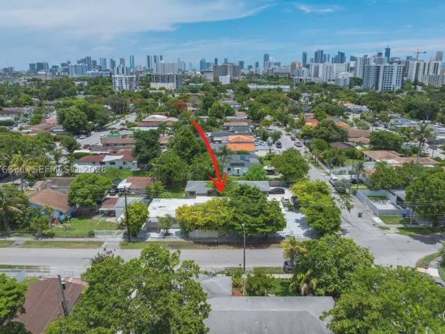 7-bedroom home for rent in Miami - 1701 NW 19th Ave 1701 - MondialRealty
