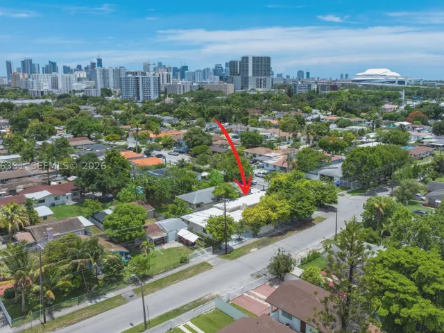 7-bedroom home for rent in Miami - 1701 NW 19th Ave 1701 - MondialRealty