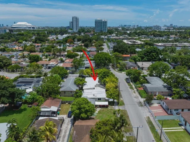 7-bedroom home for rent in Miami - 1701 NW 19th Ave 1701 - MondialRealty
