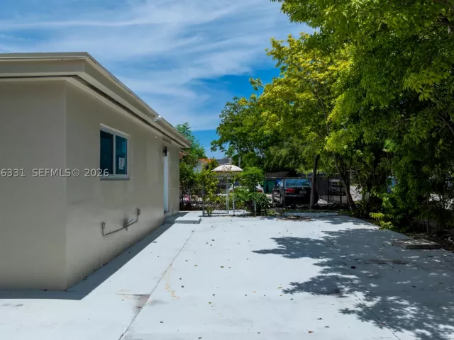 7-bedroom home for rent in Miami - 1701 NW 19th Ave 1701 - MondialRealty