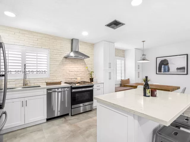 3-bedroom home for rent in Miami - 5210 SW 128th Ct - MondialRealty