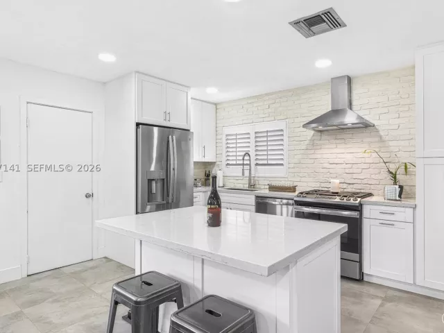 3-bedroom home for rent in Miami - 5210 SW 128th Ct - MondialRealty