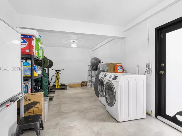 3-bedroom home for rent in Miami - 5210 SW 128th Ct - MondialRealty