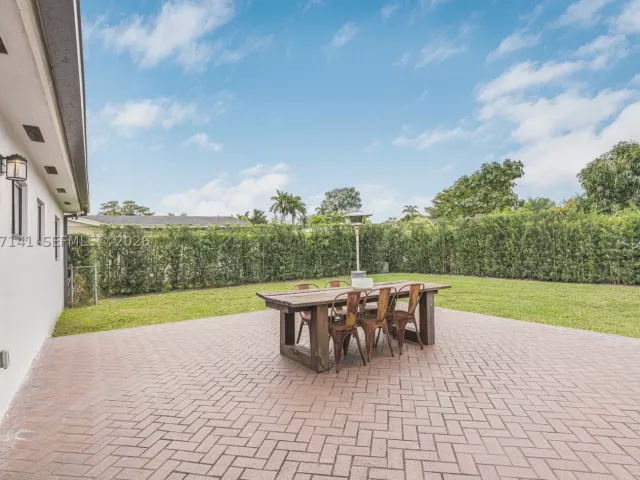 3-bedroom home for rent in Miami - 5210 SW 128th Ct - MondialRealty