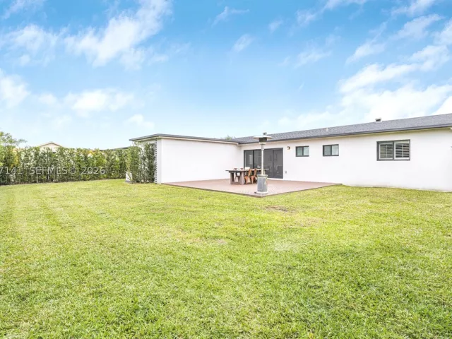 3-bedroom home for rent in Miami - 5210 SW 128th Ct - MondialRealty