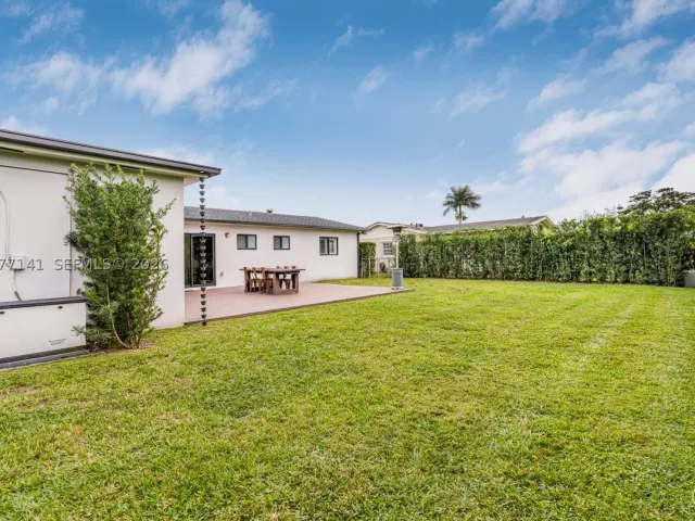 3-bedroom home for rent in Miami - 5210 SW 128th Ct - MondialRealty