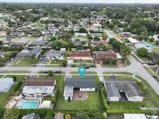 3-bedroom home for rent in Miami - 5210 SW 128th Ct - MondialRealty