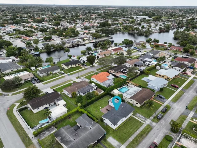 3-bedroom home for rent in Miami - 5210 SW 128th Ct - MondialRealty