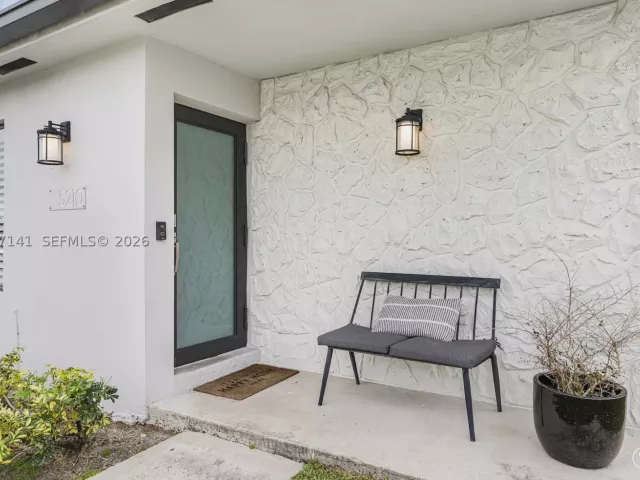 3-bedroom home for rent in Miami - 5210 SW 128th Ct - MondialRealty