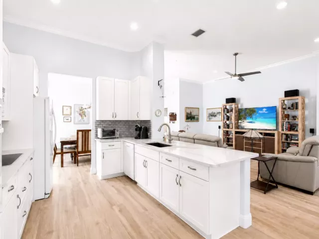 3-bedroom home for sale in Delray Beach - 7280 Demedici Circle - MondialRealty