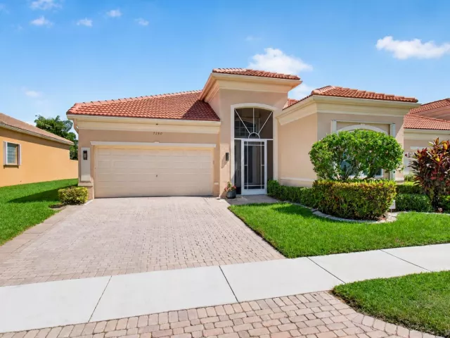 3-bedroom home for sale in Delray Beach - 7280 Demedici Circle - MondialRealty