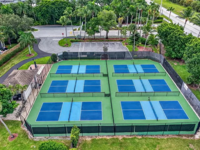 3-bedroom home for sale in Delray Beach - 7280 Demedici Circle - MondialRealty