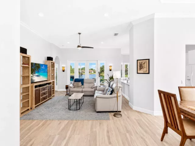 3-bedroom home for sale in Delray Beach - 7280 Demedici Circle - MondialRealty