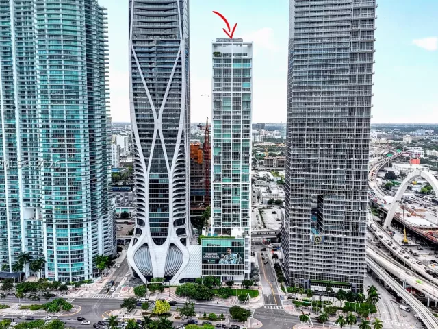 2-bedroom condo for rent in Miami - 1040 Biscayne Blvd 3403 - MondialRealty