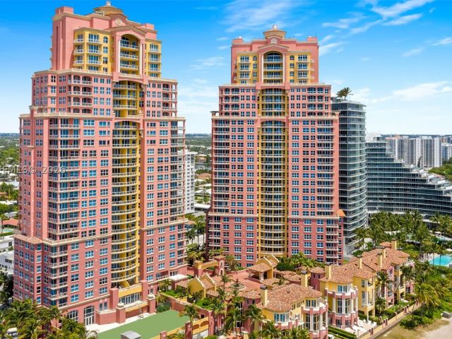 3-bedroom condo for sale in Fort Lauderdale - 2110 N Ocean Blvd 7B - MondialRealty