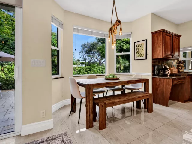 5-bedroom home for rent in Boca Raton - 1311 NW 2ND Circle - MondialRealty