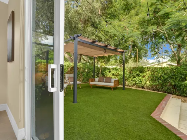 5-bedroom home for rent in Boca Raton - 1311 NW 2ND Circle - MondialRealty