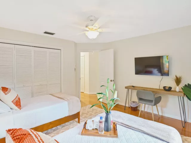 5-bedroom home for rent in Boca Raton - 1311 NW 2ND Circle - MondialRealty