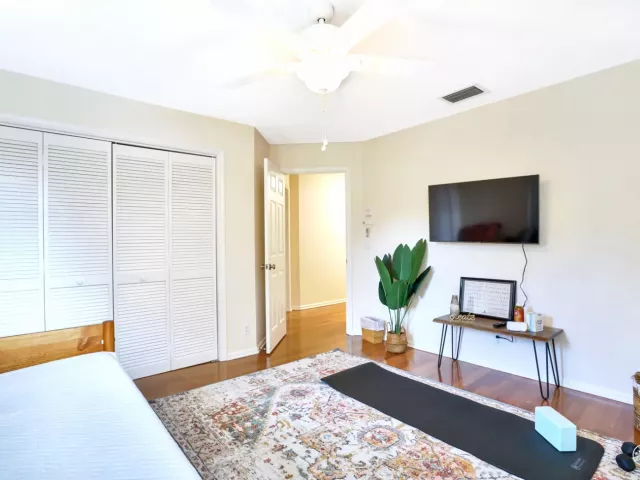 5-bedroom home for rent in Boca Raton - 1311 NW 2ND Circle - MondialRealty