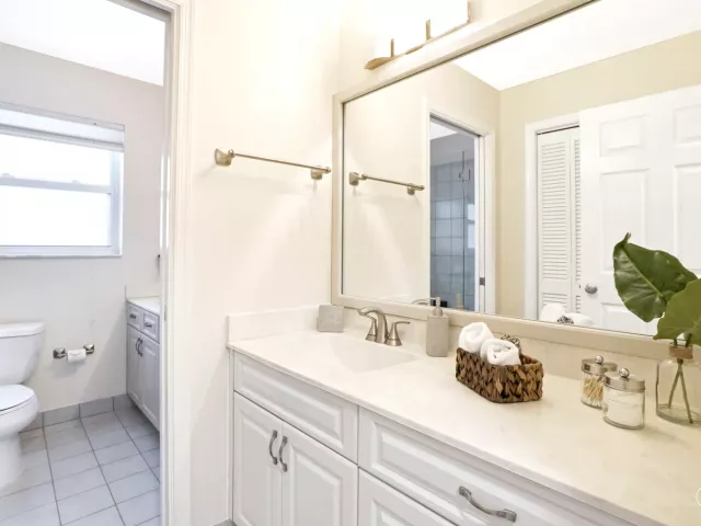 5-bedroom home for rent in Boca Raton - 1311 NW 2ND Circle - MondialRealty