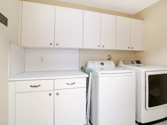 5-bedroom home for rent in Boca Raton - 1311 NW 2ND Circle - MondialRealty