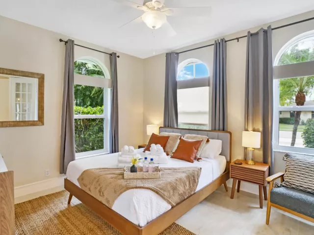 5-bedroom home for rent in Boca Raton - 1311 NW 2ND Circle - MondialRealty