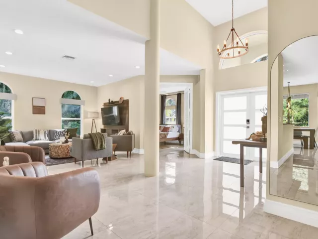 5-bedroom home for rent in Boca Raton - 1311 NW 2ND Circle - MondialRealty