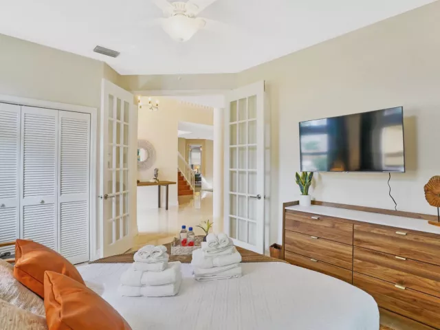 5-bedroom home for rent in Boca Raton - 1311 NW 2ND Circle - MondialRealty