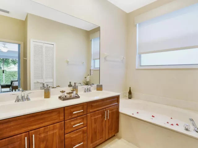 5-bedroom home for rent in Boca Raton - 1311 NW 2ND Circle - MondialRealty