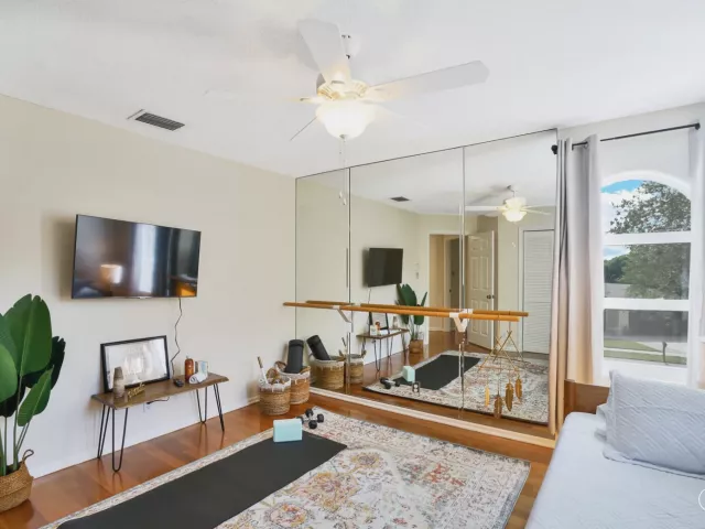 5-bedroom home for rent in Boca Raton - 1311 NW 2ND Circle - MondialRealty