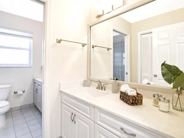 5-bedroom home for rent in Boca Raton - 1311 NW 2ND Circle - MondialRealty