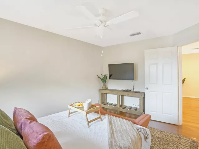 5-bedroom home for rent in Boca Raton - 1311 NW 2ND Circle - MondialRealty