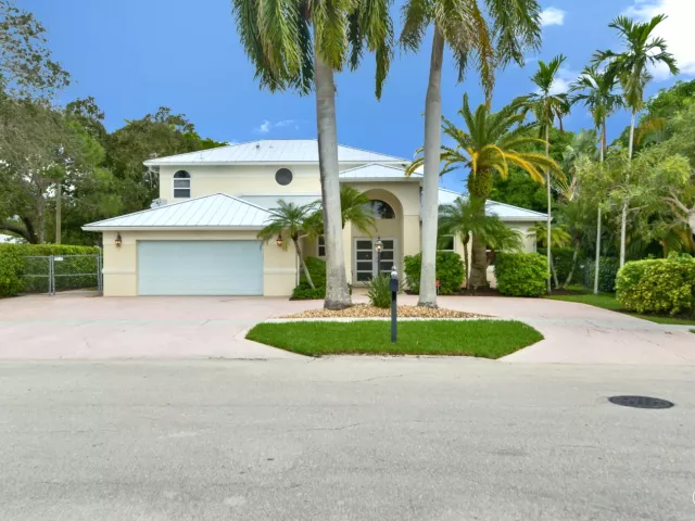 5-bedroom home for rent in Boca Raton - 1311 NW 2ND Circle - MondialRealty