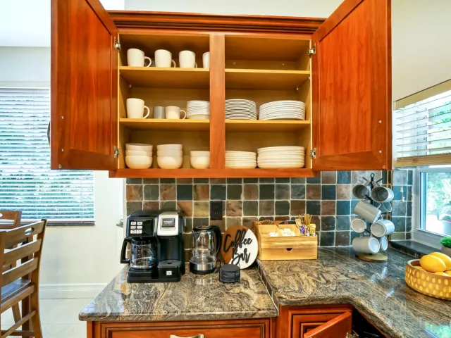 5-bedroom home for rent in Boca Raton - 1311 NW 2ND Circle - MondialRealty