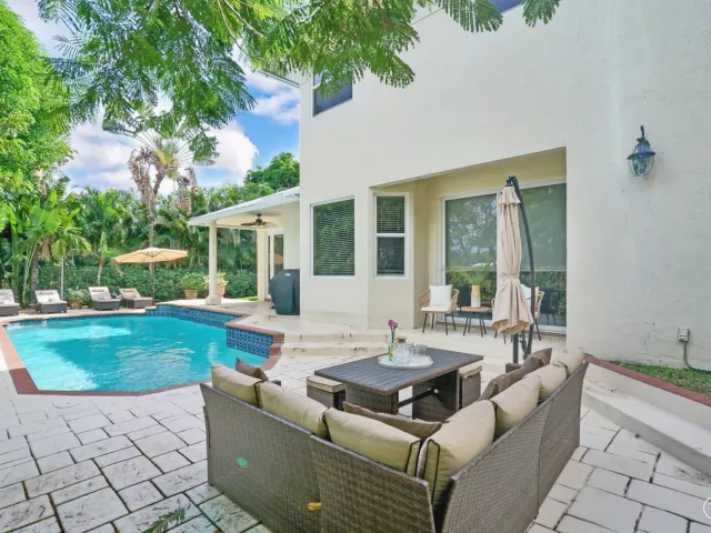 5-bedroom home for rent in Boca Raton - 1311 NW 2ND Circle - MondialRealty