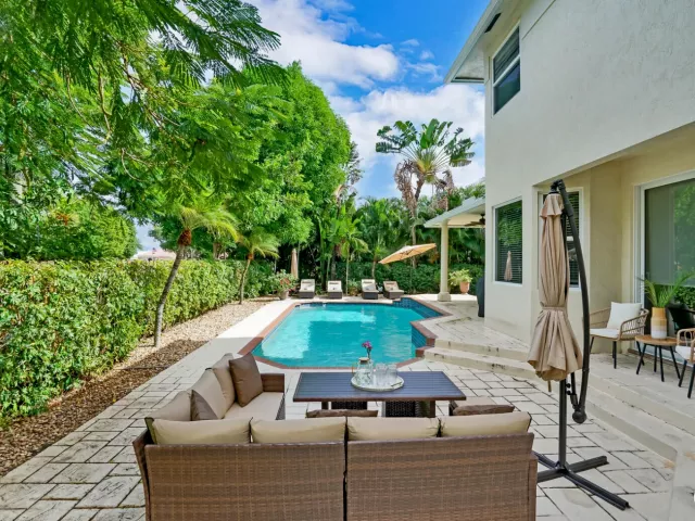 5-bedroom home for rent in Boca Raton - 1311 NW 2ND Circle - MondialRealty