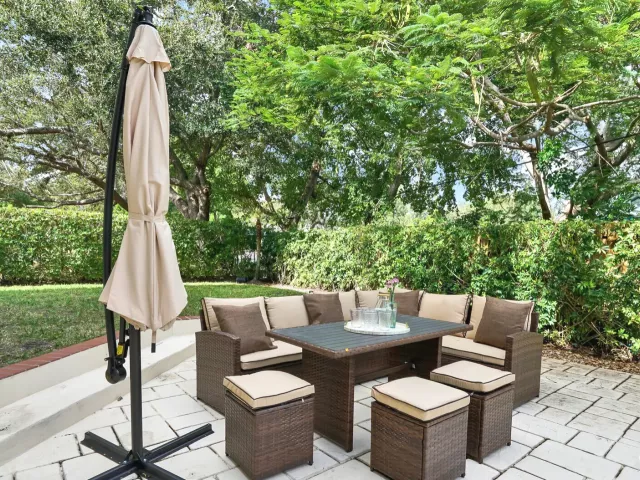 5-bedroom home for rent in Boca Raton - 1311 NW 2ND Circle - MondialRealty