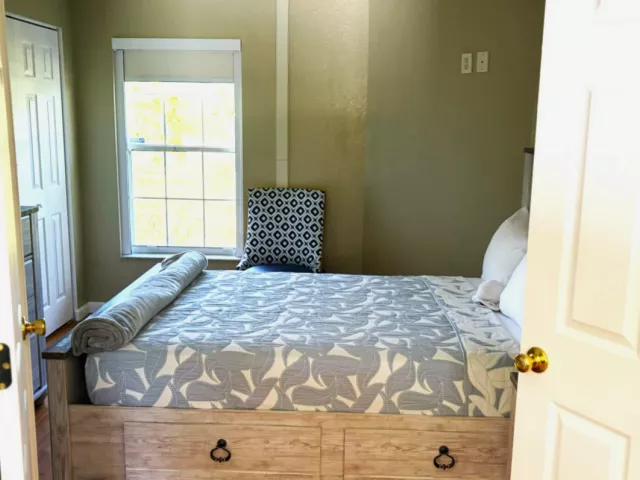 5-bedroom home for sale in West Palm Beach - 7611 140th Avenue N - MondialRealty