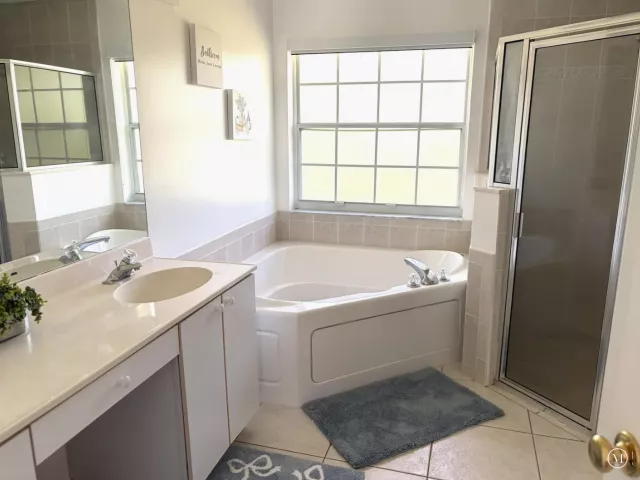 5-bedroom home for sale in West Palm Beach - 7611 140th Avenue N - MondialRealty